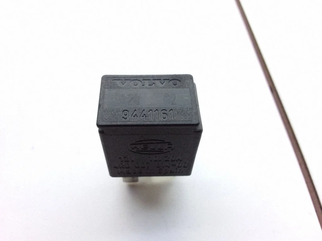 Avārijas gaismu relejs 4RD00781400