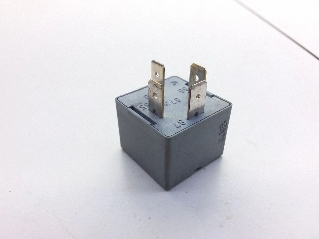 Hazard warning light relay – Audi A3 S3 8L (1996-2003)