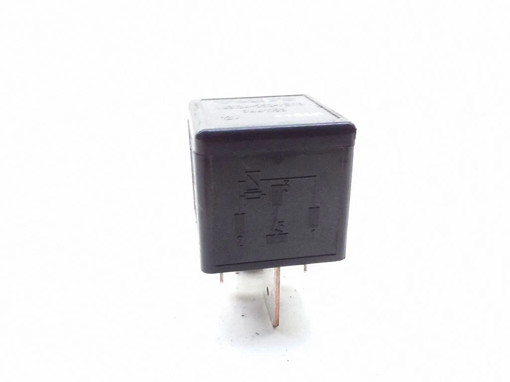 Hazard warning light relay – Volvo XC90 (2003-2006)