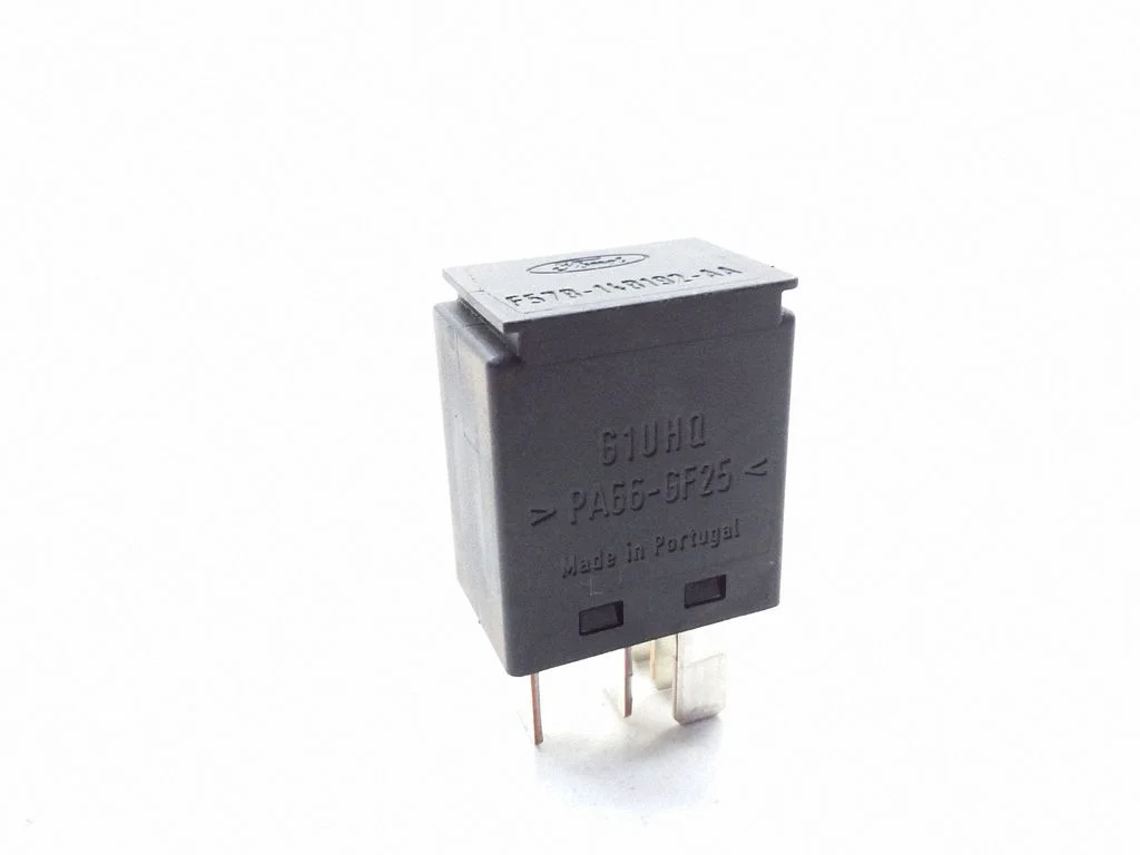 Hazard warning light relay – Ford Focus (1998-2004)