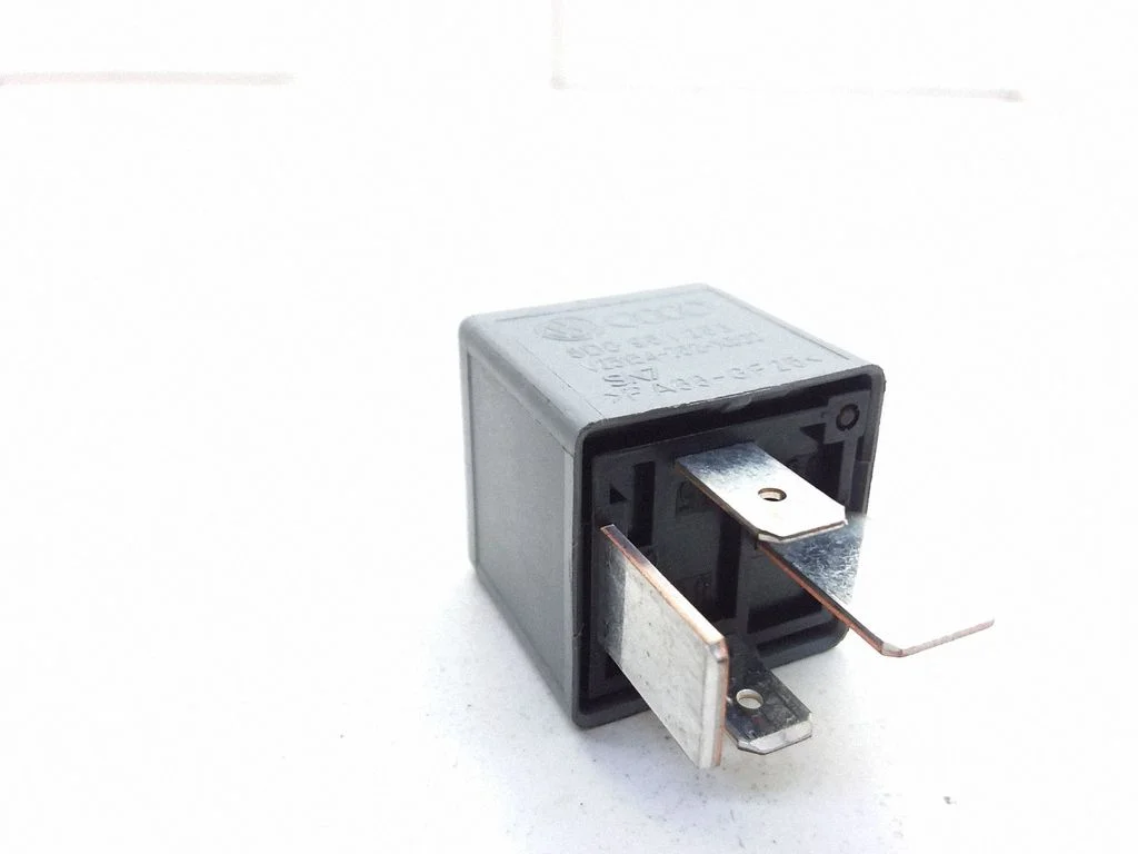 Ohutulede relee – Audi A4 S4 B7 8E 8H (2005-2008)