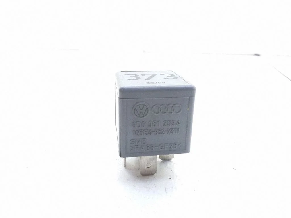 Hazard warning light relay – Audi A6 Allroad C5 (1999-2005)