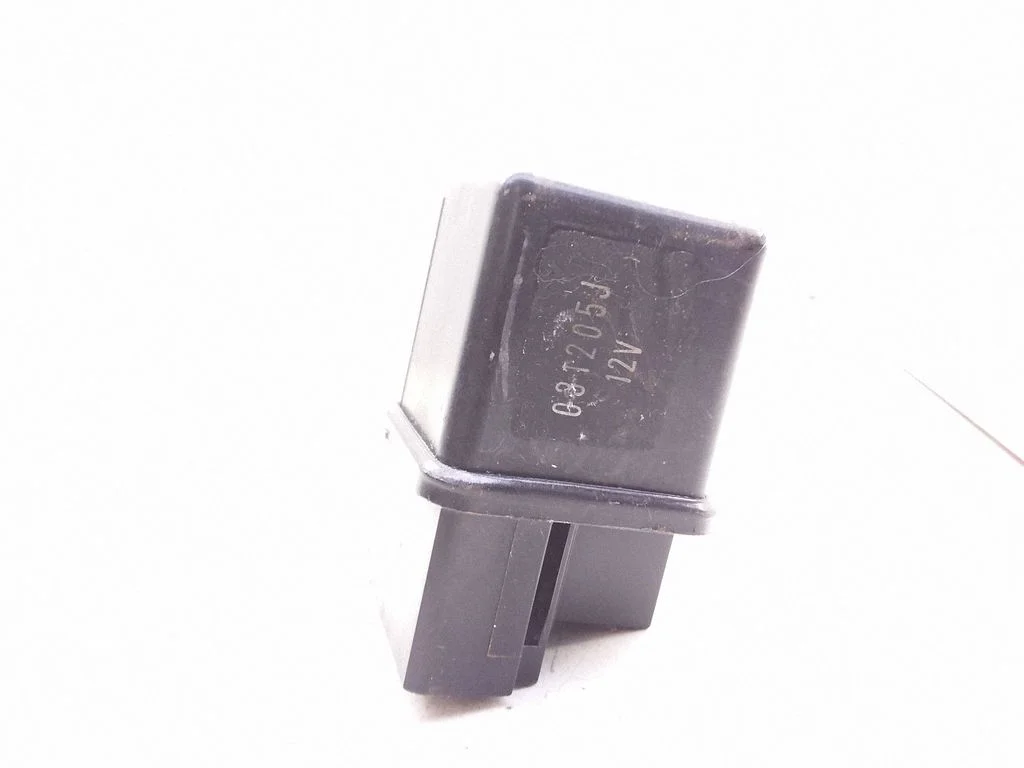Hazard warning light relay 031205J