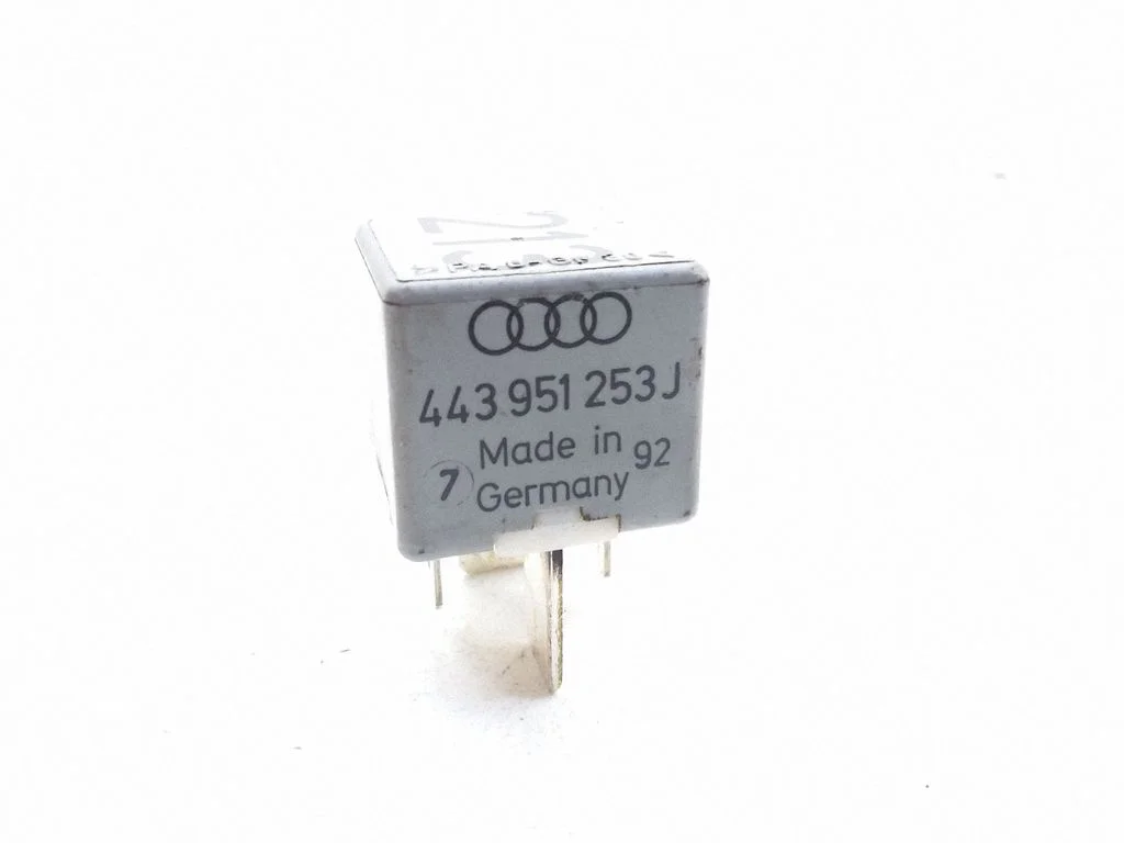 Avārijas gaismu relejs – Audi 100 S4 C4 (1990-1995)