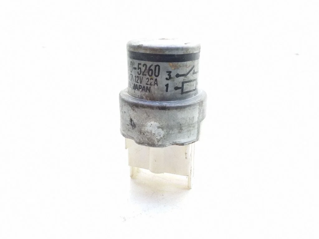 Hazard warning light relay – Subaru Forester SF (2000-2003)