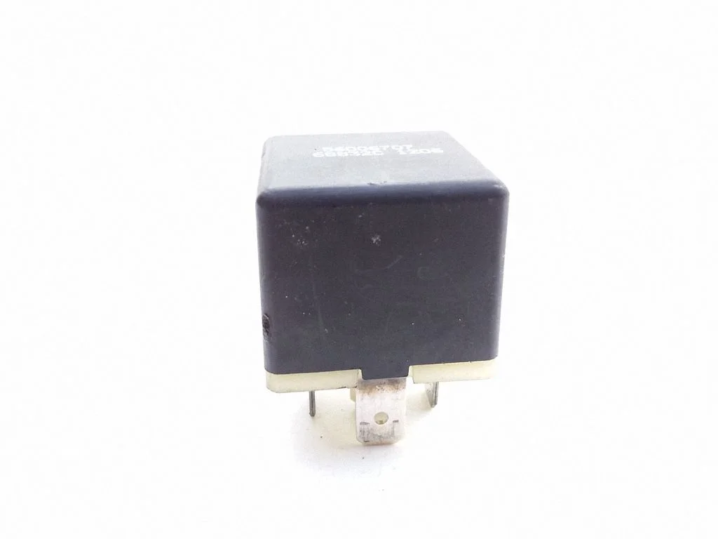 Hazard warning light relay – Chrysler Grand Voyager III (1995-2000)