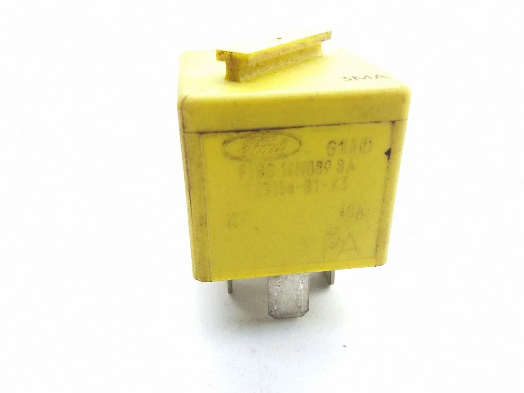 Hazard warning light relay – Ford Fiesta (1989-1995)