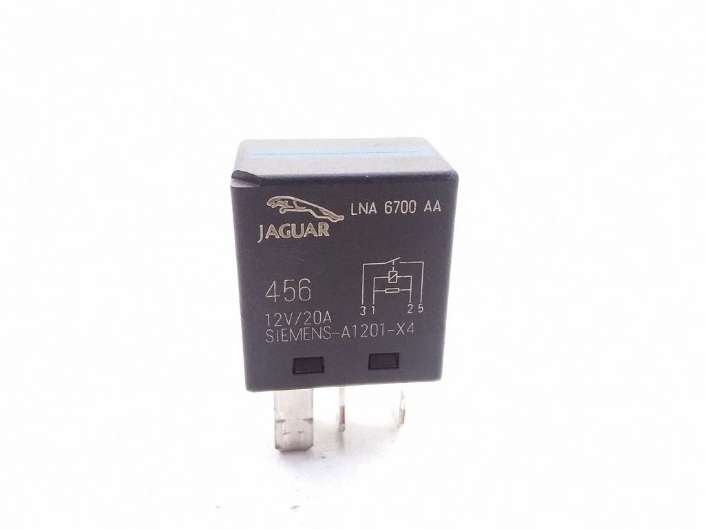 Hazard warning light relay – Jaguar XJ X300 (1995-1997)