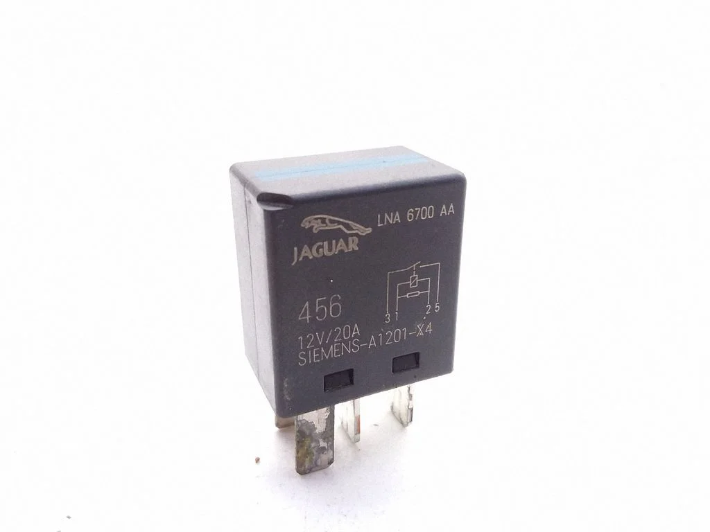 Hazard warning light relay – Jaguar XJ X300 (1995-1997)
