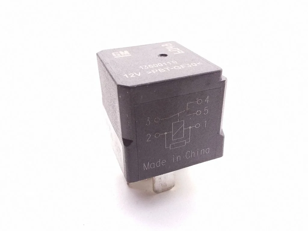 Hazard warning light relay – Opel Insignia A (2008-2017)
