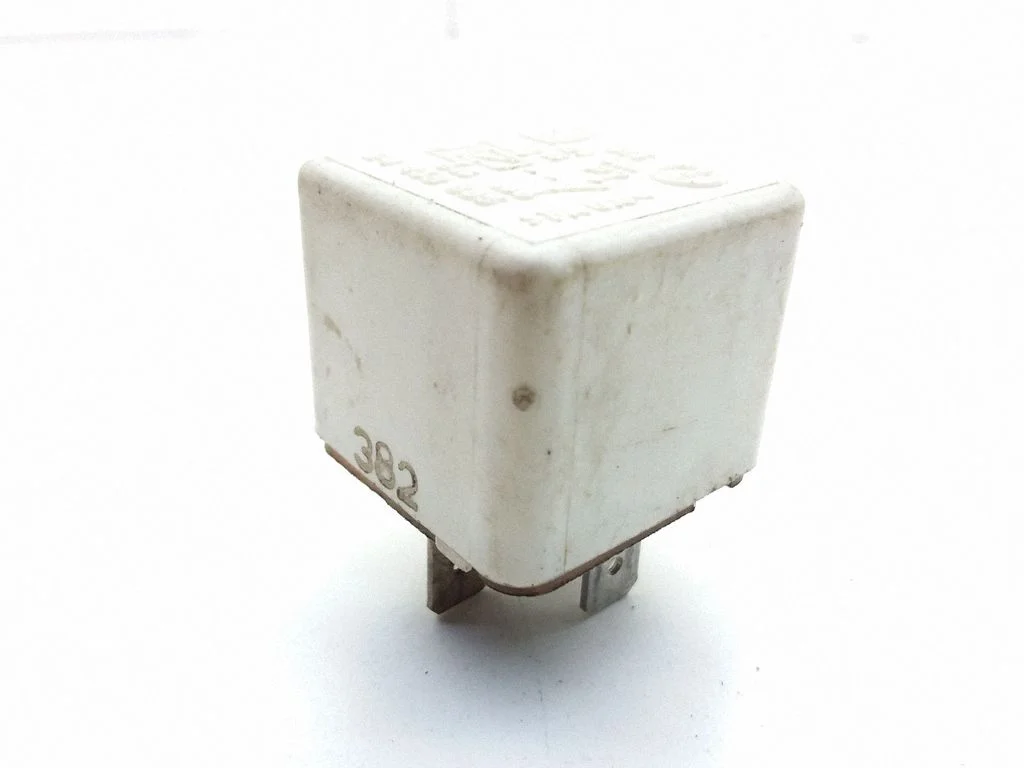 Hazard warning light relay – Saab 9-3 Ver2 (2003-2007)