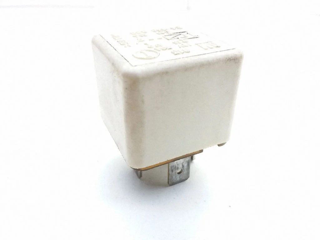 Hazard warning light relay – Saab 9-3 Ver2 (2003-2007)