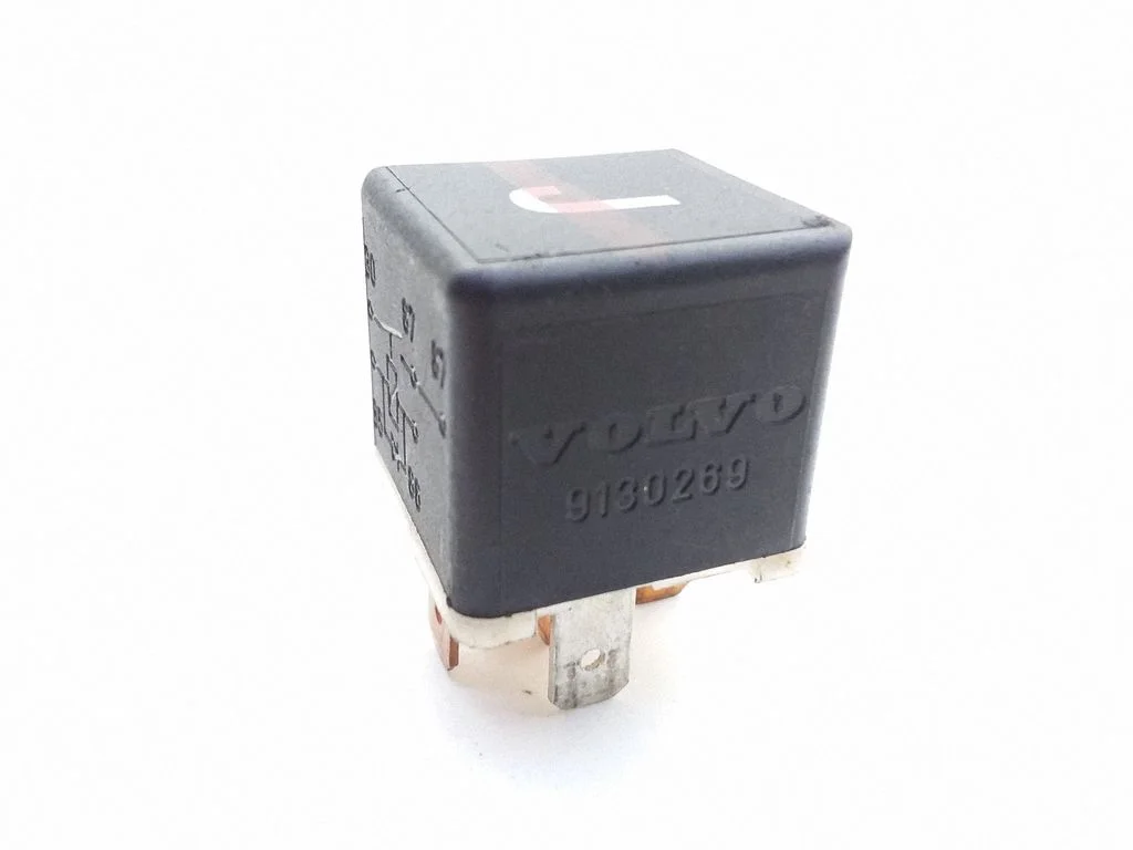 Hazard warning light relay – Volvo S40, V40 (1995-2004)