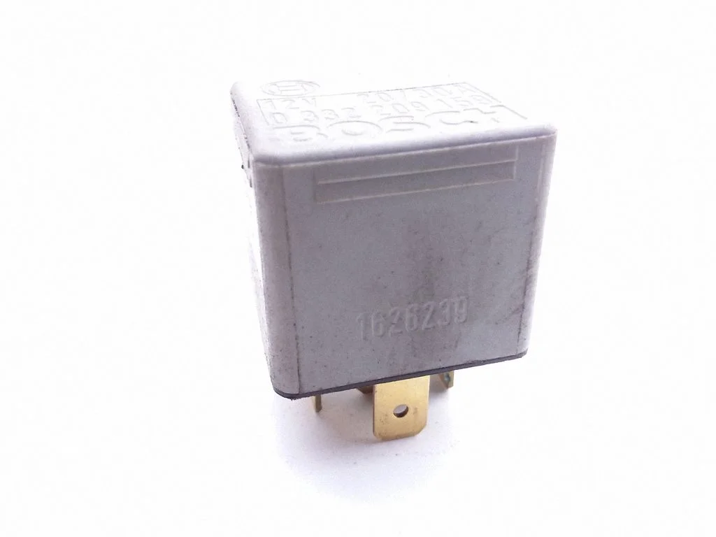 Hazard warning light relay – Saab 9-5 (1998-2005)