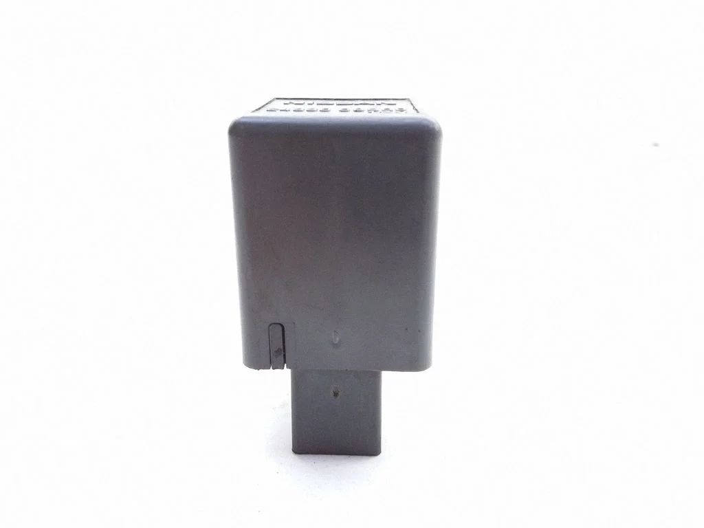 Hazard warning light relay – Nissan X-Trail T30 (2001-2007)