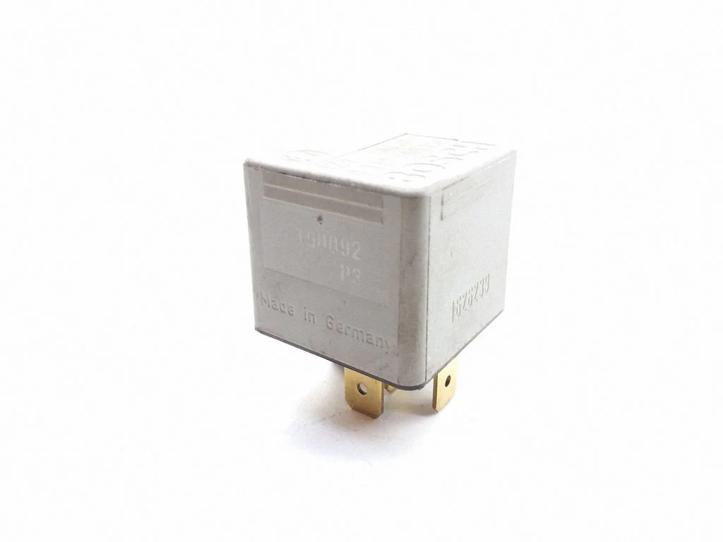 Hazard warning light relay – Saab 9-5 (1998-2005)