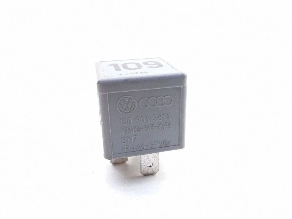 Hazard warning light relay – Ford Galaxy (2000-2006)