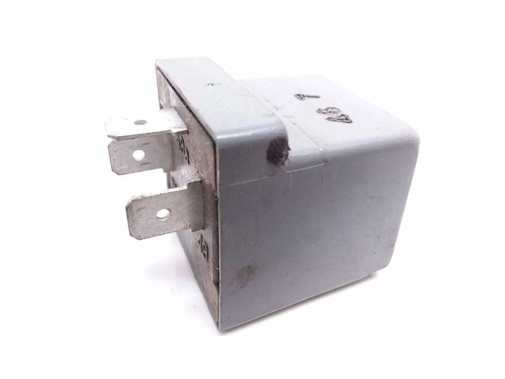 Hazard warning light relay – Peugeot 406 (1996-1999)