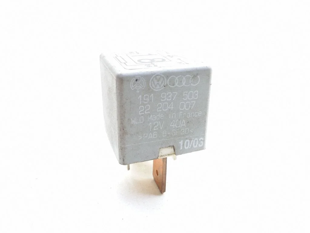 Hazard warning light relay – Audi A4 S4 B5 8D (1994-1999)