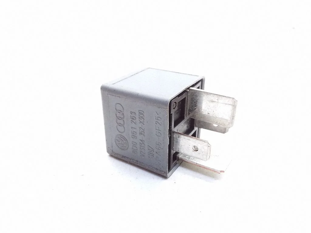 Hazard warning light relay – Volkswagen Passat B4 (1994-1996)