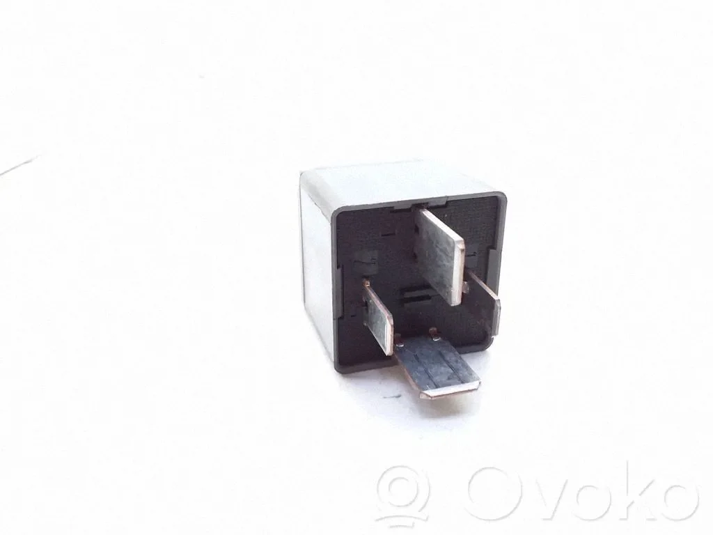 Cits relejs – Ford Mondeo Mk III (2000-2007)