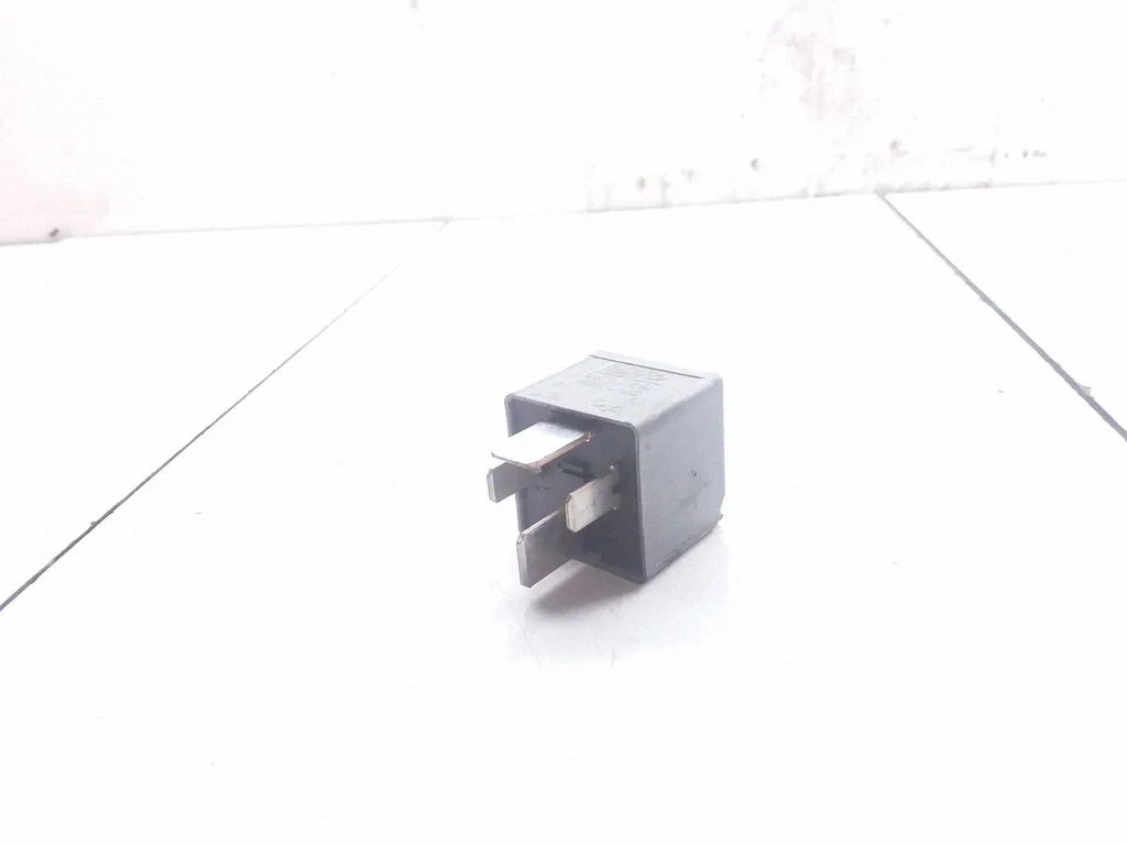 Inny przekaźnik 5M5T14B192EA