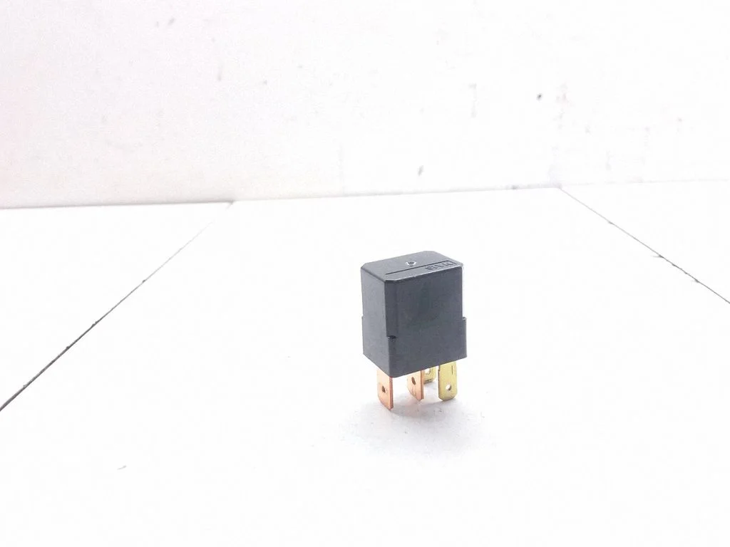 Other relay UM4667730
