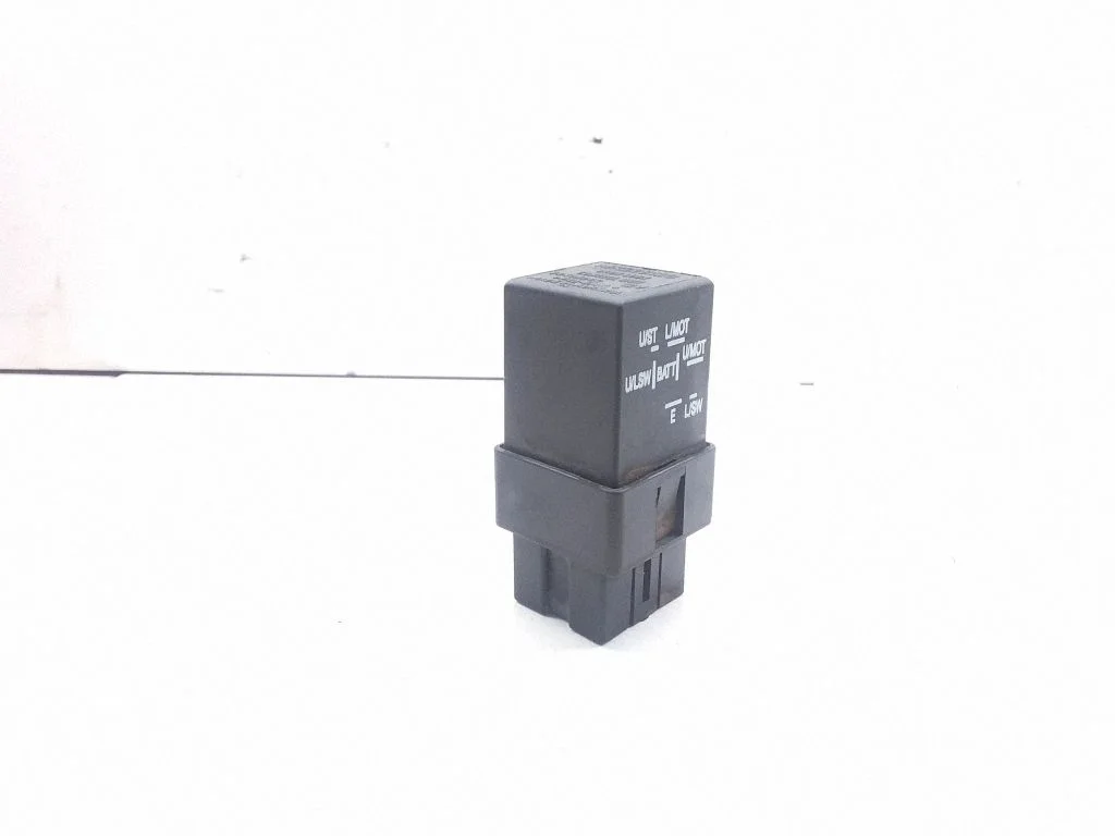 Muu relee MR228120 – Mitsubishi Carisma (1996-1999)