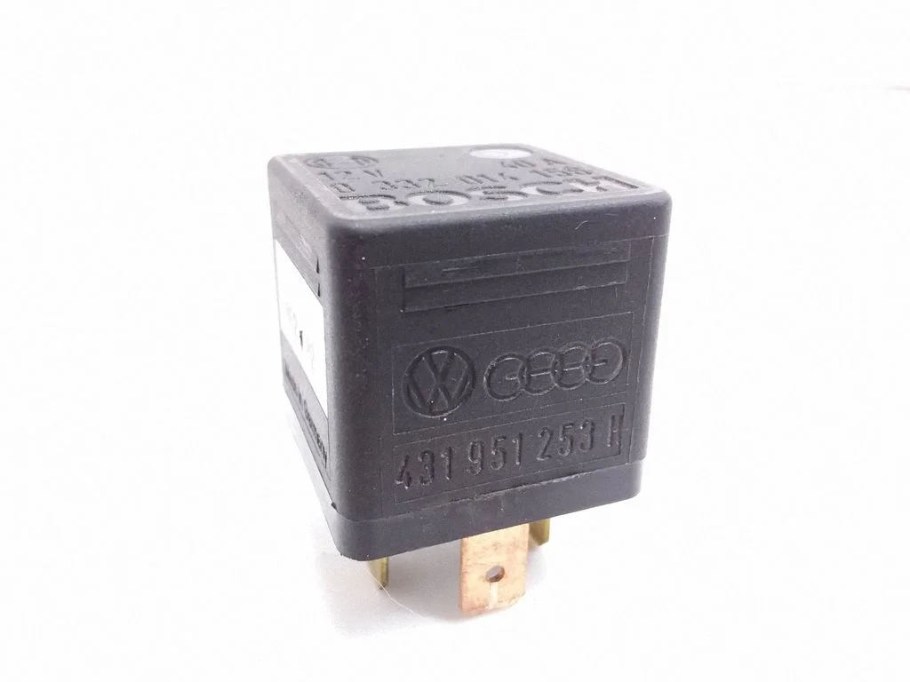 Cits relejs – Audi A4 S4 B5 8D (1994-1999)