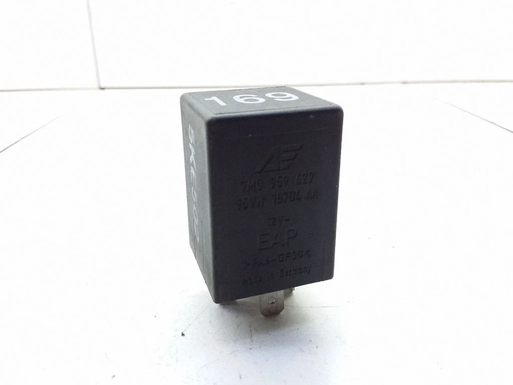 Inny przekaźnik 7M0959627