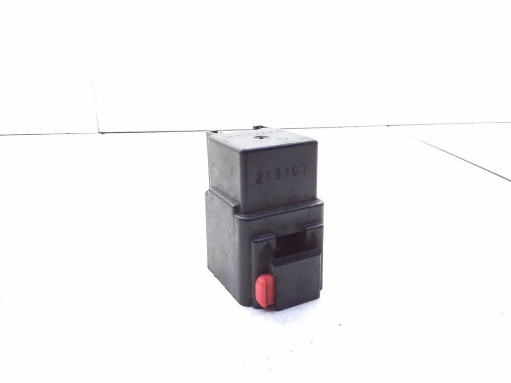 Other relay 04707900AA
