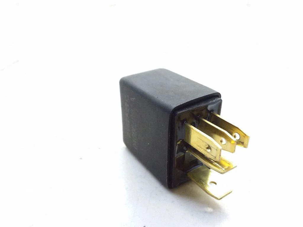 Other relay 04606418AA