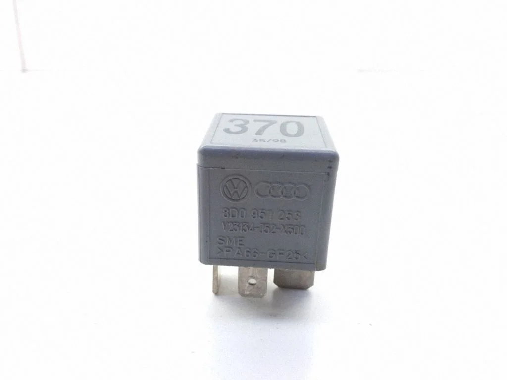 Other relay 8D0951253