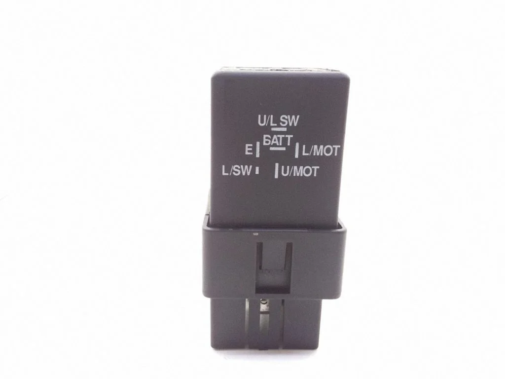 Other relay – Mitsubishi Carisma (1996-1999)