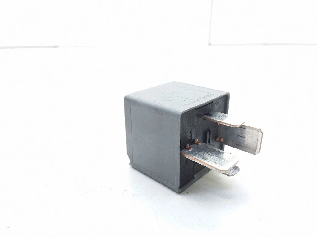 Inny przekaźnik F80B14B192AA