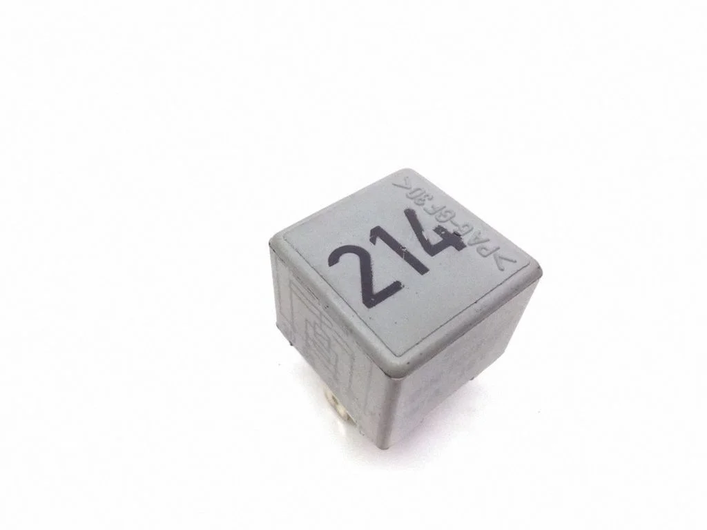 Inny przekaźnik 443951253K