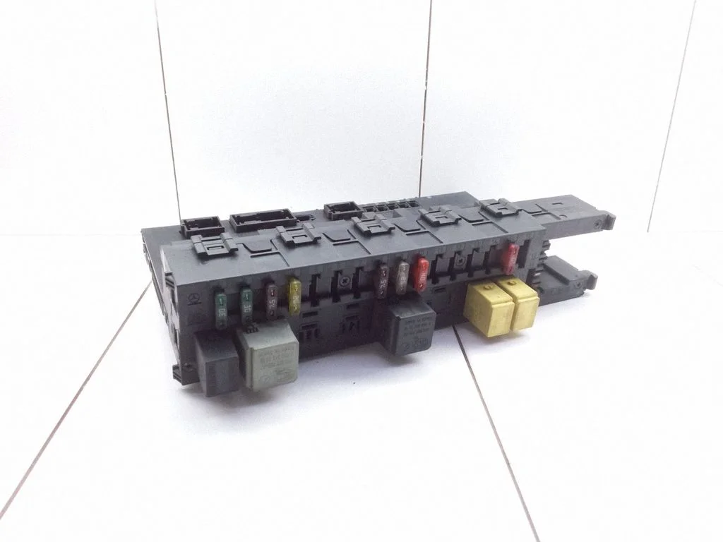 Releede paigaldusplokk – Mercedes-Benz C-klass W203 (2000-2007)