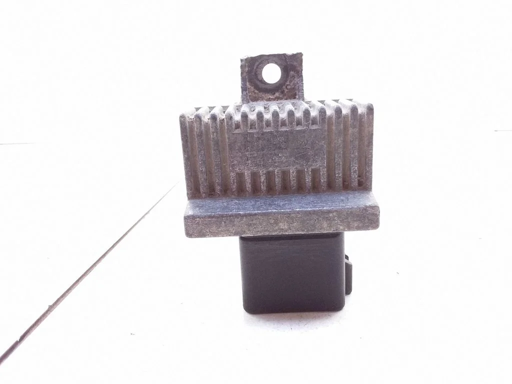 Glow plug pre-heat relay – Renault Espace IV (2002-2014)