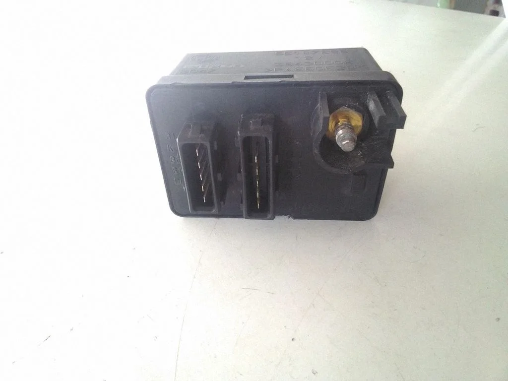 Kvēlsveču priekšuzsildes relejs 55187288
