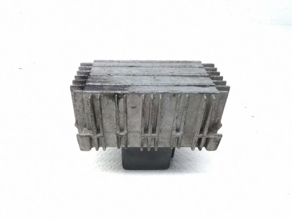 Eelsüüteküünalde relee 09132691