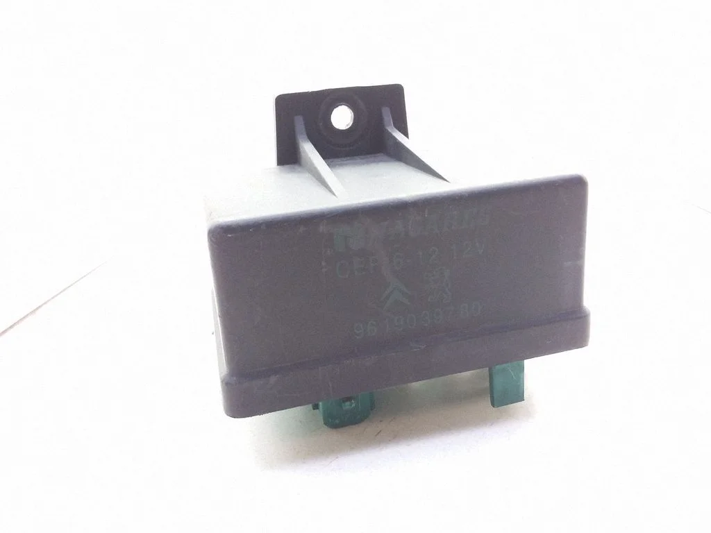 Glow plug pre-heat relay