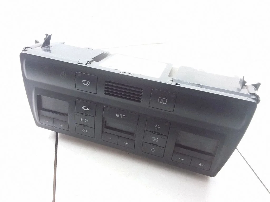 Kliimaseadme/kütte juhtplokk (salongis) – Audi A6 S6 C4 4A (1994-1997)