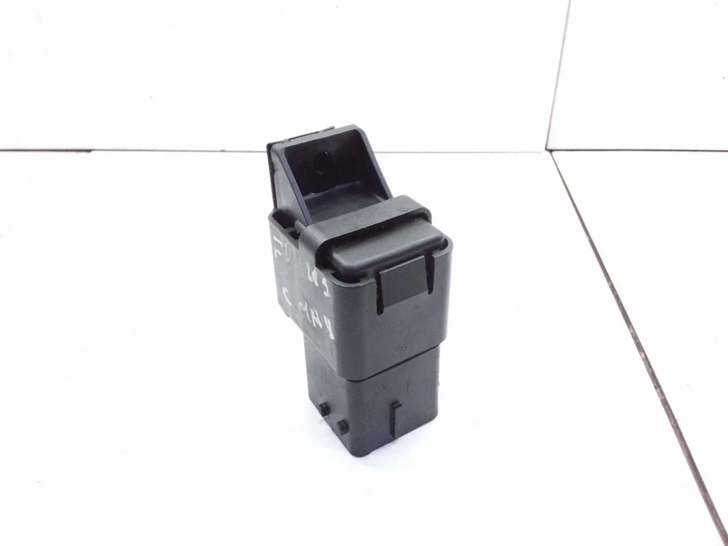 Eelsüüteküünalde relee – Ford Focus C-MAX (2003-2010)