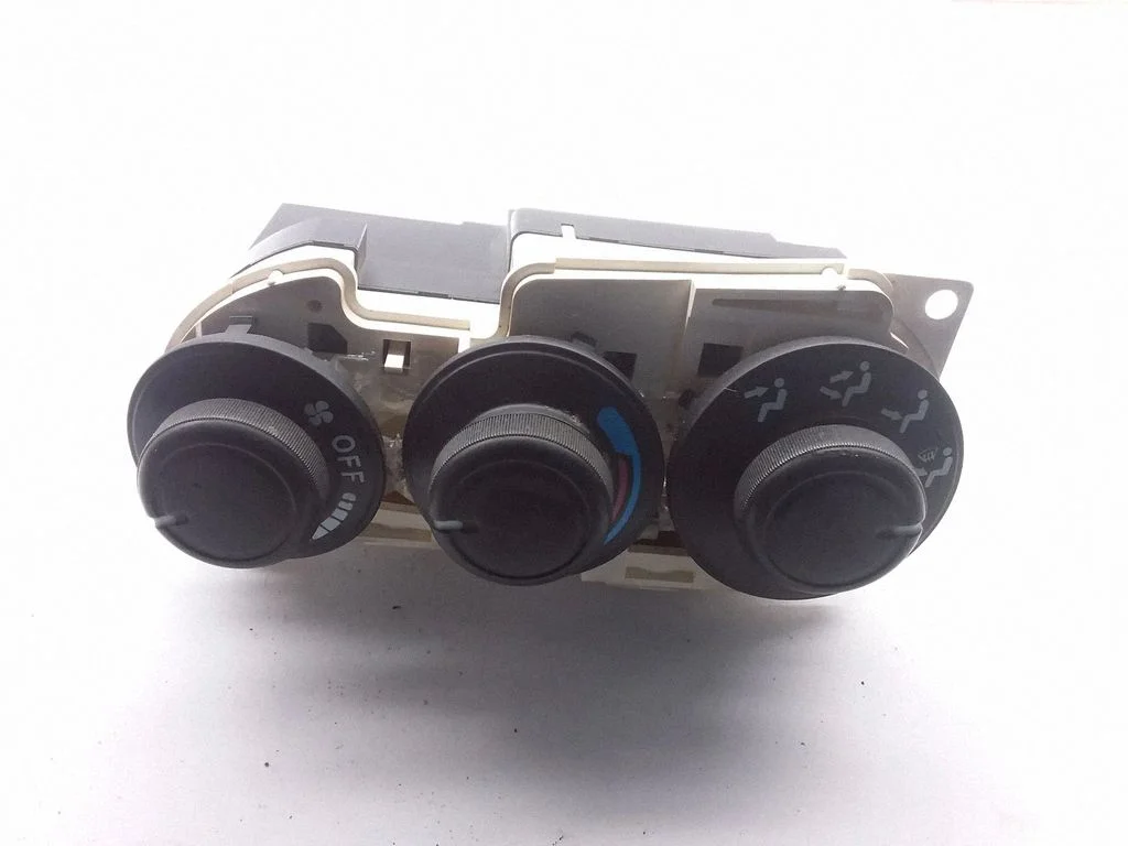 Climate control unit – Honda Civic (2001-2005)