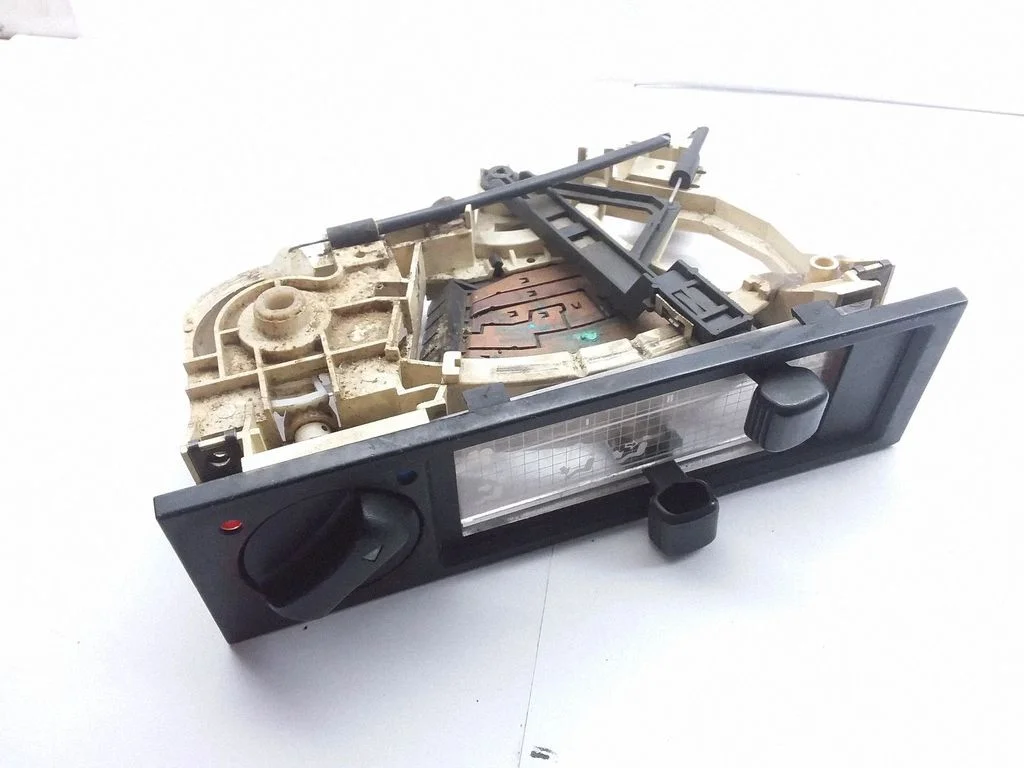 Climate control unit 443819105
