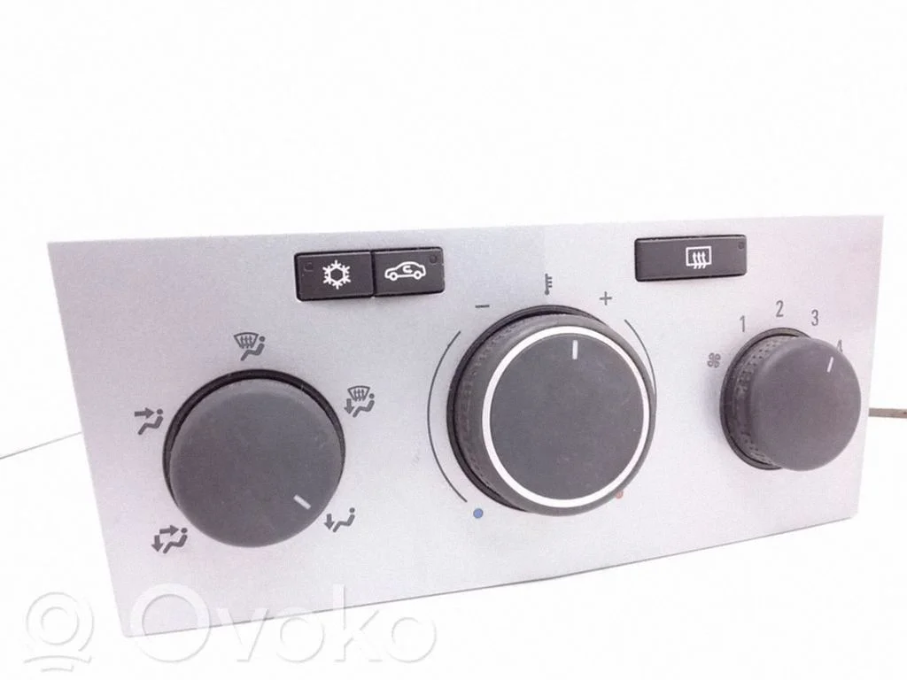 Climate control unit – Opel Astra H (2004-2012)