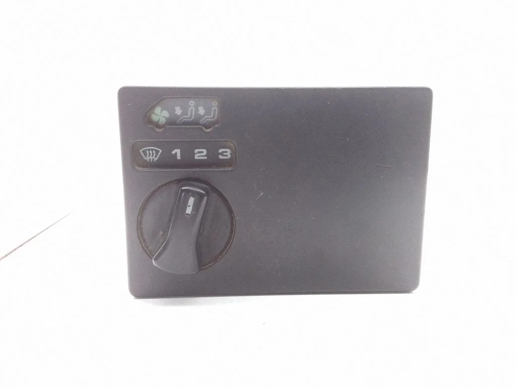 Climate control unit – Volkswagen Transporter - Caravelle T4 (1991-2003)