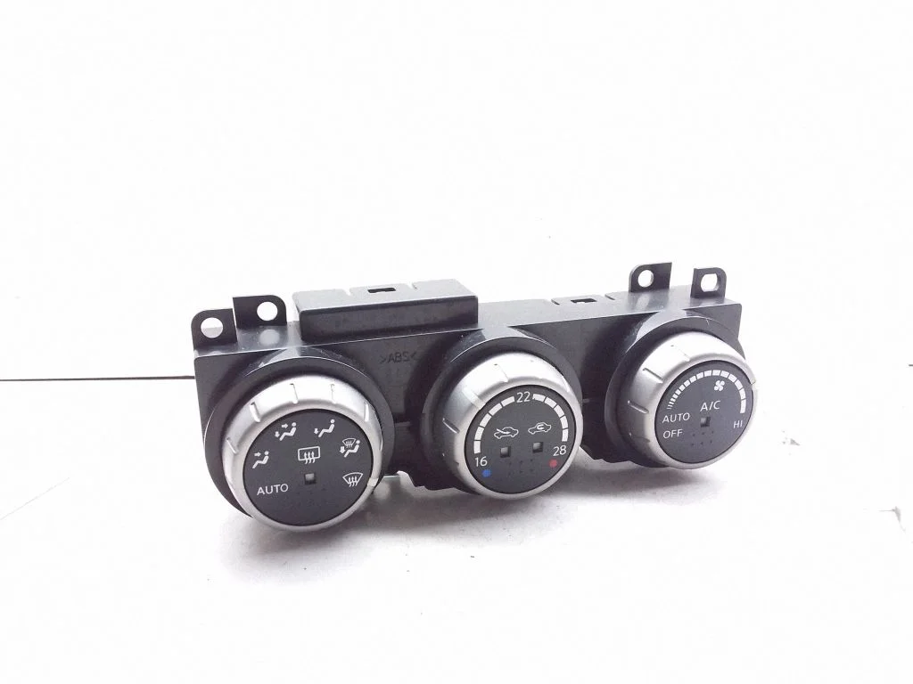 Kliimaseadme/kütte juhtplokk (salongis) – Nissan Murano Z50 (2002-2008)