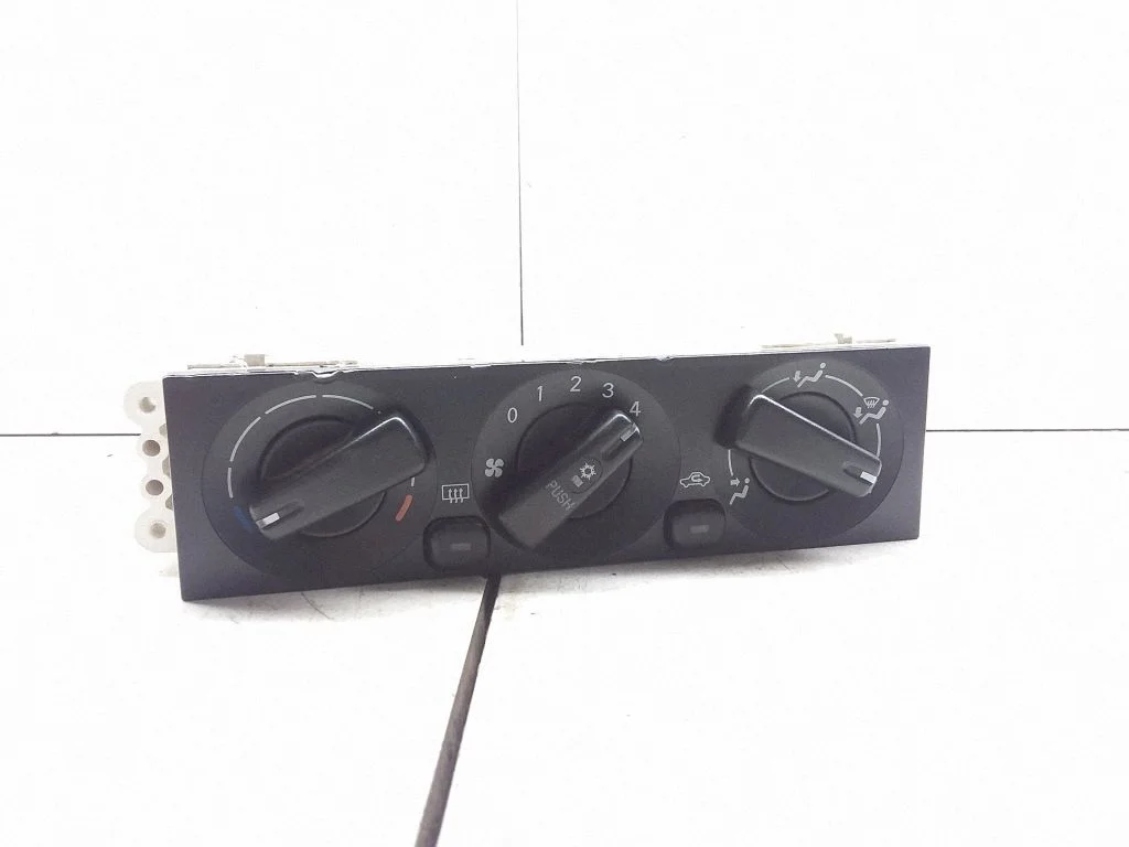 Climate control unit – Mitsubishi Carisma (2000-2004)