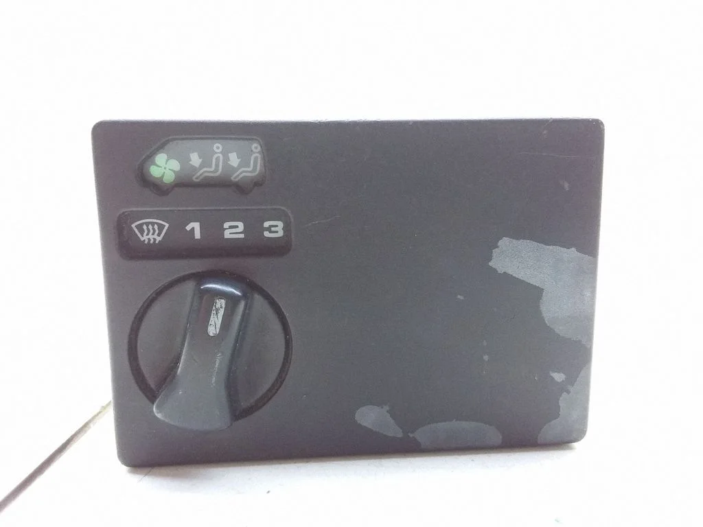 Climate control unit – Volkswagen Transporter - Caravelle T4 (1991-2003)
